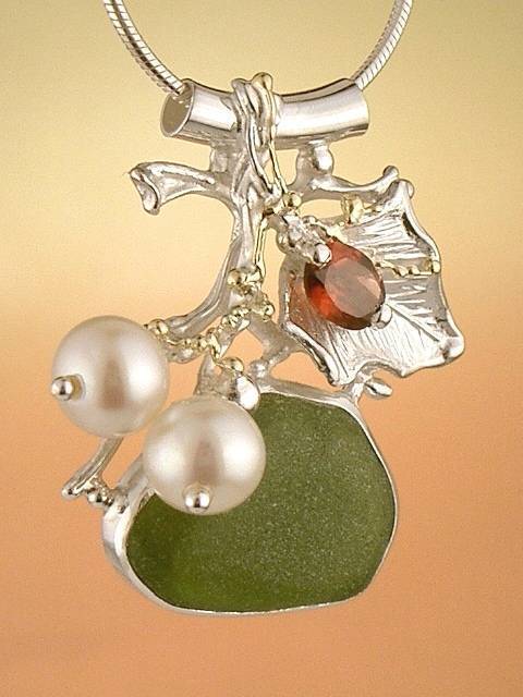 Original handgefertigtt, Silber und Gold, Granat, Meerglas, Perlen, Anhänger mit Meerglas Artikelnummer 9583