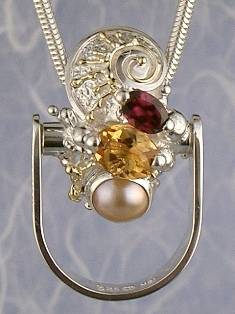 stříbro a 18 karátové zlato, citrín, granát, perla, ručně vyrobene prstýnky přívěsky, umělecké šperky v Prazě od umělec Gregory Pyra Piro, prsten přívěsek 9829