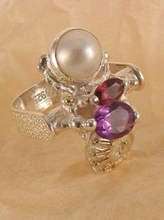 håndlagde smykker laget av en håndverker, hvor man kan kjøpe smykker laget av en håndverker, hvor man kan kjøpe smykker inspirert av retro-fasjon, hvor man kan kjøpe smykker med antikk utseende, kunstgallerier som selger håndlagde smykker, hvor man kan kjøpe smykker som selges i kunstgallerier , Granat, Ametyst, Perle, Ring Anheng med Ametyst og Granat Nummer 2853