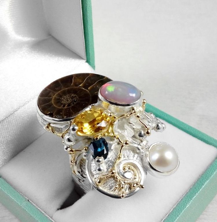 Ring 374291, sterlingsølv og gull, ammonit, opal, citrin, blå topas, perle, smykkekunst originale håndlaget, Gregory Pyra Piro