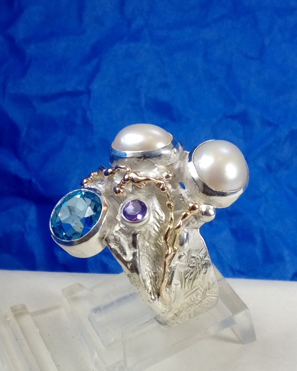 Gregory Pyra Piro ručně vyrobený prsten 7320, šperky prodávané v galeriích, prsten s jantarem a ametystem, prsten s ametystem a perlou, prsten s perlou a modrým topazem