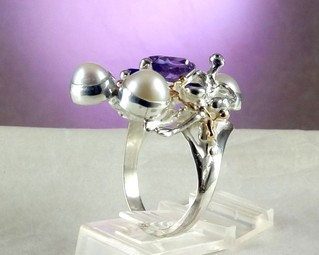 gregory pyra piro handmade ring 8070, jewelry sold in art galleries, jewelry sold in craft galleries, handmade jewelry with amethyst, handmade jewelry with pearls, jewelry with sculptural design, handmade rings for women with amethyst and pearl, where to buy artisan jewellery, where to purchase handcrafted designer jewellery