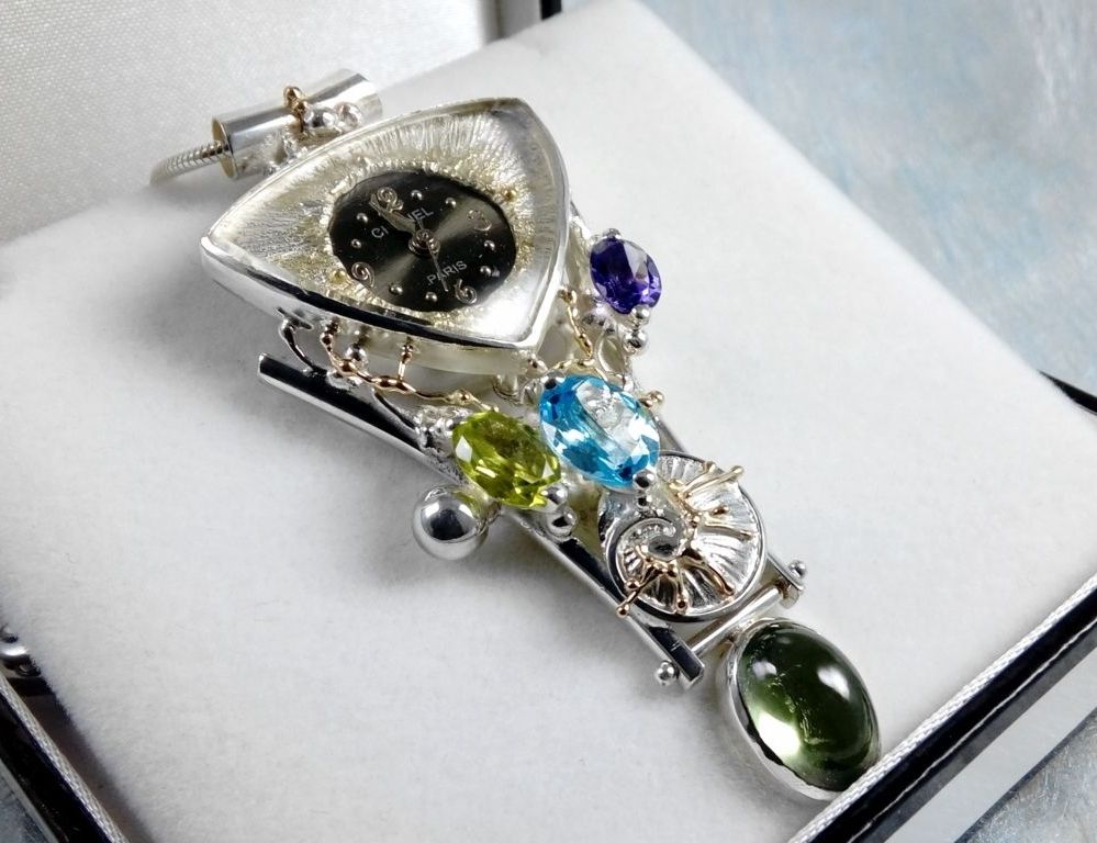 gregory pyra piro pendant with watch 749361, handcrafted jewelry with a retro-design, gregory pyra piro unique author jewelry, original handmade gregory pyra piro designer jewelry with fluorite, pendant with peridot, jewelry inspired with retro fashion, jewelry inspired by victorian era, jewelry inspired by edwardian era, jewelry inspired by art nouveau