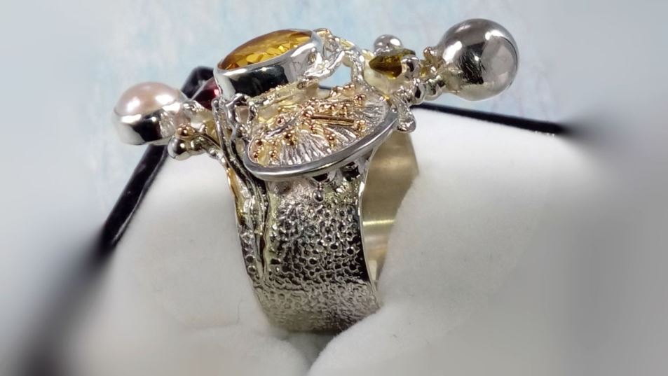 přívěsek čís. 9435, mincovní stříbro, 14 karátové zlato, citrín, granát, perla, originální ruční práce, umêlecké šperky, sochařské umění, Gregory Pyra Piro