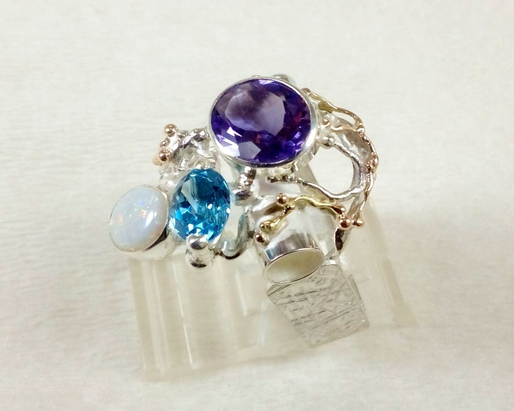 gregory pyra piro art jewelry, jewelry similar to american art, handcrafted ring 2055, rings for women with amethyst and blue topaz, rings for women with opal and gemstones, rings sold in art galleries, rings handmade by artist, jewelry gift for mom who likes retro style, handmade gifts and jewelry for mom who likes antiques and retro fashion, jewellery like at the desire fair