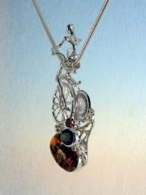 gregory pyra piro art jewelry pendant 4287, one of a kind jewelry, pendant with amber and green tourmaline, pendant with garnet and amber, pendant with green tourmaline and garnet, mixed metal jewelry from silver and gold