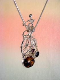 смешанные металлические украшения из серебра и золота, янтарь, турмалин, гранат, Григорий Пыра Пиро велосипед кулон 4287